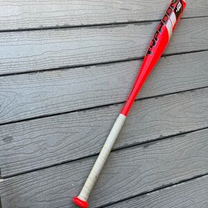 Easton Typhoon -12 Model
YSB19TY12, 30 Inch, 18 Ounce, 21/4 Inch Barrel